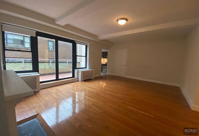 Building Photo - 400 E 57th St Unit 10N Rental
