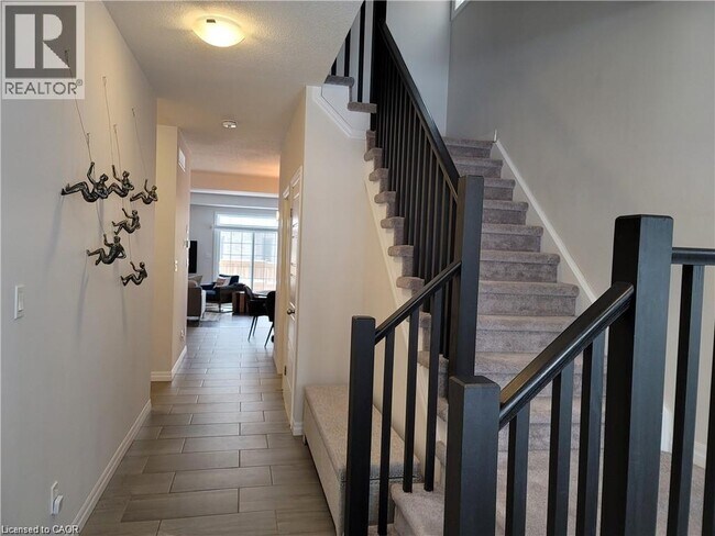 Photo - 260 Buttonbush St