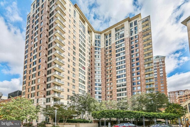 Building Photo - 851 N Glebe Rd Unit 209 Rental