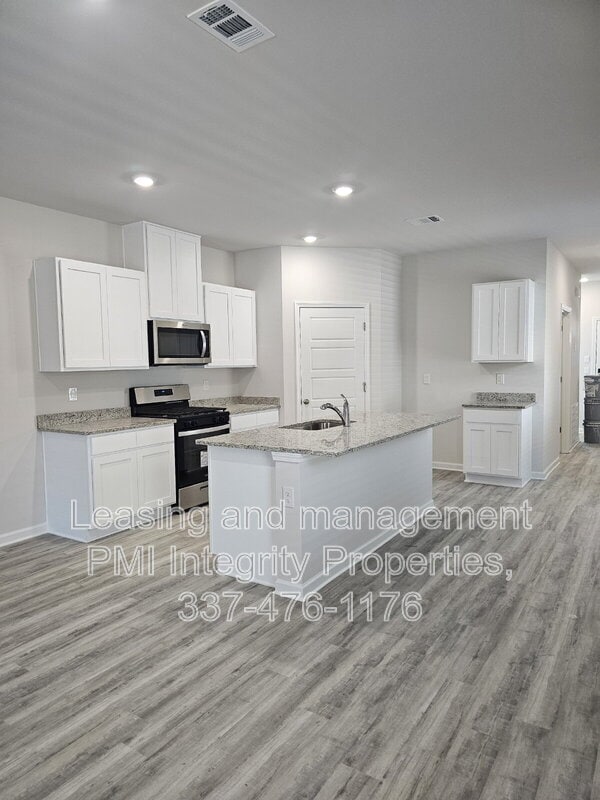 Photo - 932 Renova Dr