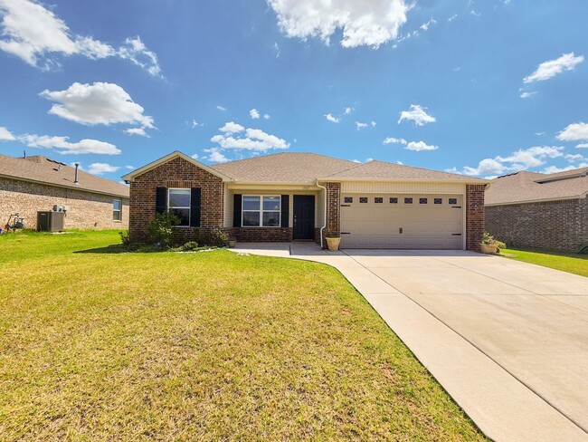 3 bed, 2 bath home in Shawnee! - 3 bed, 2 bath home in Shawnee!