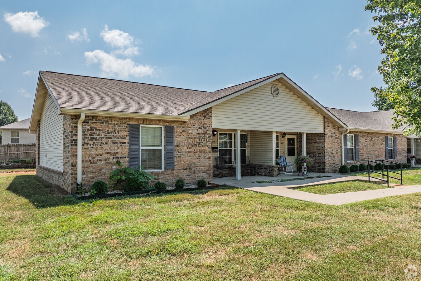 Photo - Garden Villas Apartments
