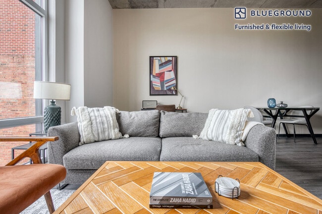 Photo - 150 N Ashland Ave Unit FL4-ID1058