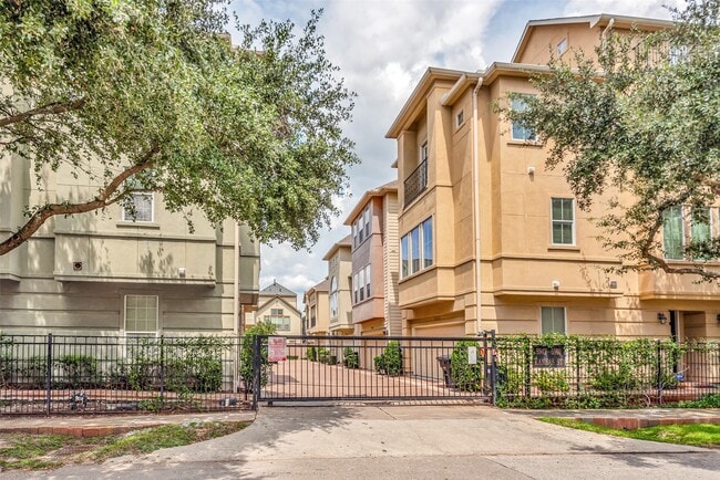 Building Photo - 5950 Kansas St Rental
