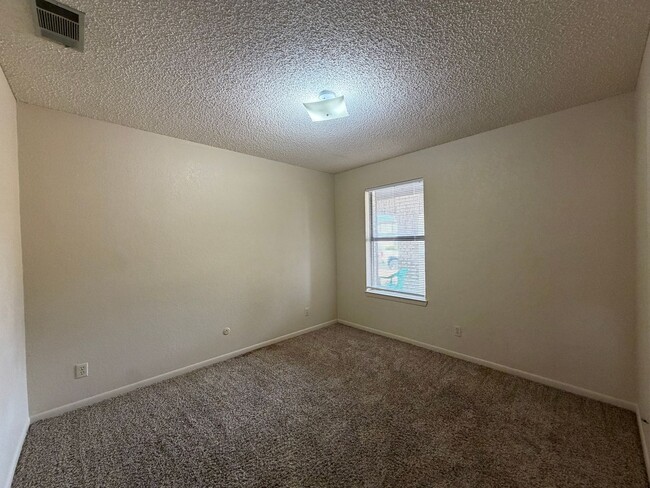 1403 Chapel Creek Rd