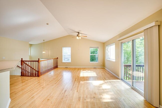 Photo - 3147 Saganashke