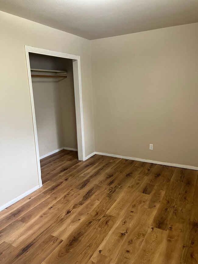 Photo - BROOKSTON...2 Bedroom 1 Bath Unidad Apt C