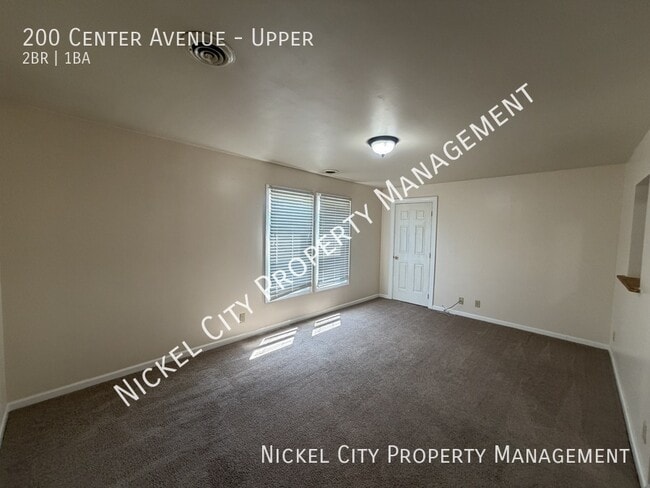 Building Photo - 200 Center Ave Unit Upper