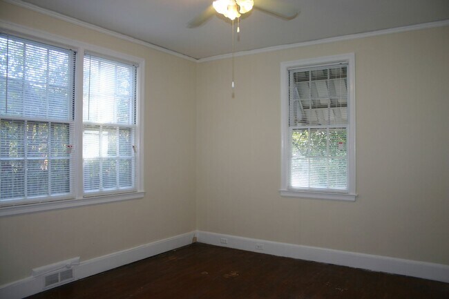 Photo - 311 Harden St Unidad 313down