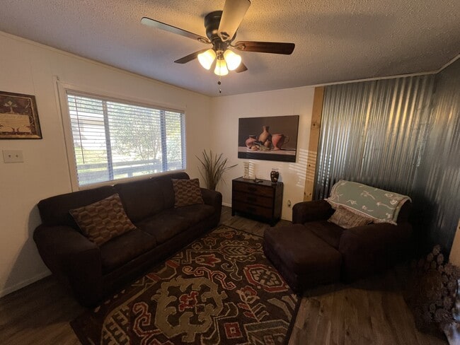 Photo - 100 Apache Hills Dr