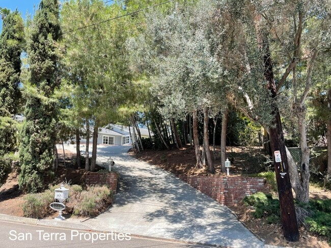 Building Photo - Rare Find! Completely Remodeled 3+ Bedroom, 2.5 Bath Home