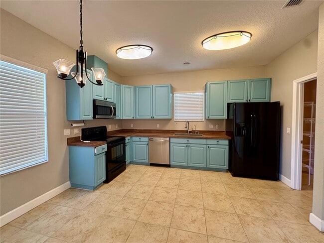 Photo - 165 Alexander Woods Dr