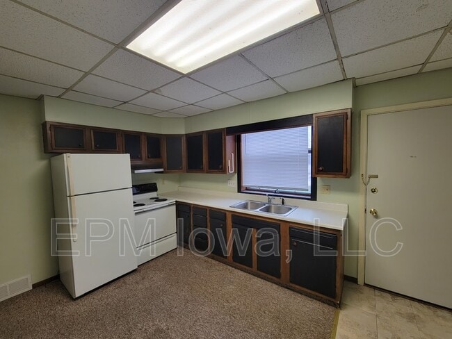 Building Photo - 306 1/2 1st St SE Rental