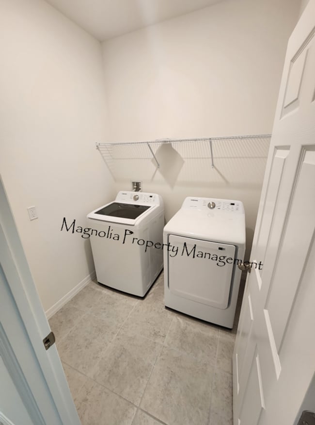 Photo - 4 Bedroom 2 Bathroom in Tarpon Bay-Haines City