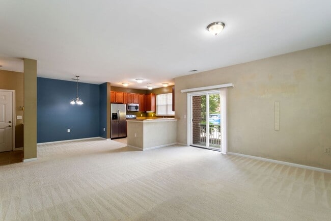 Photo - 5329 Warminster Dr