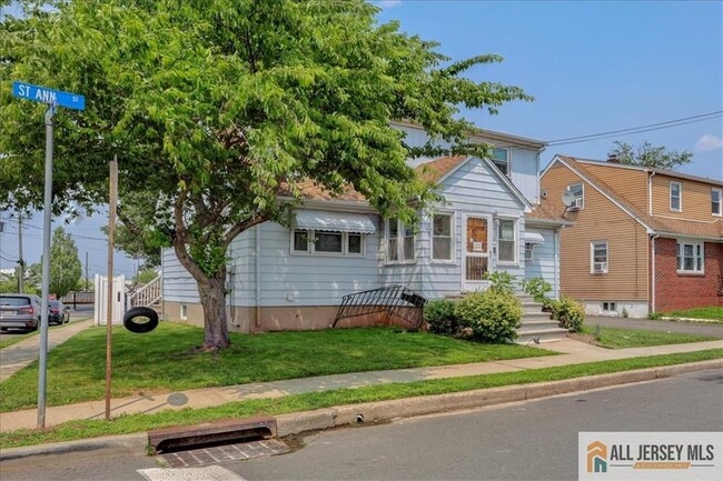 52 St Ann St Unit 2nd F