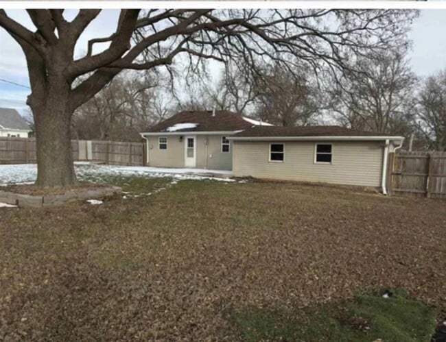 Photo - 730 S Chicago Ave