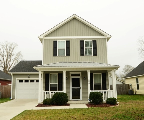 Building Photo - Beautiful 2-story home