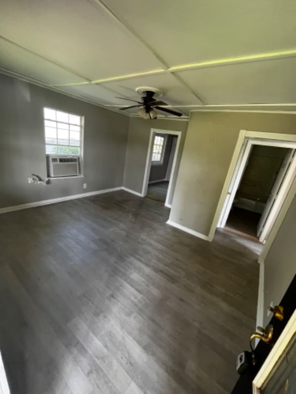 Photo - 4817 Wilson St