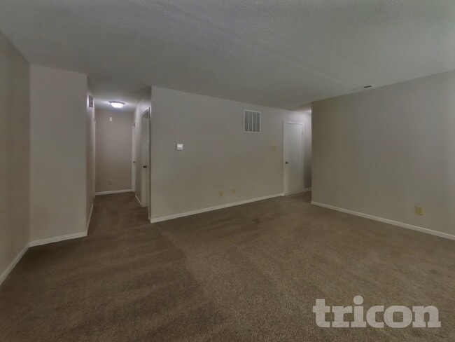 Photo - 1905 Blue Pine Ln