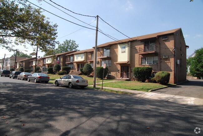 Photo - Blaine Gardens Apartments