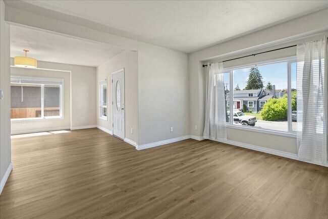 Photo - 1511 McDougall Ave