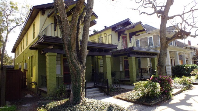 Building Photo - 2120 Herschel St Unit A