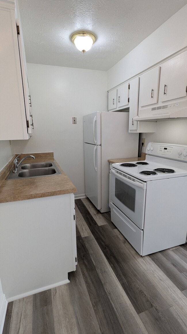 302 Crescent Ct Unit 2