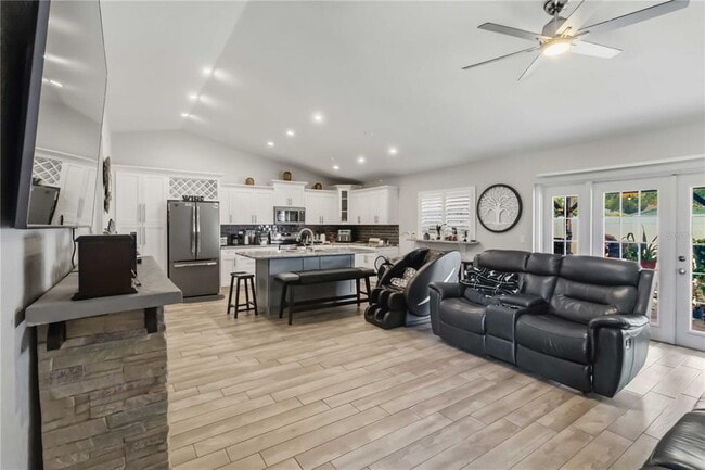 Photo - 10327 Parkcrest Dr