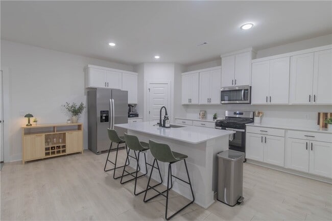 Photo - 112 S Broyles Ave