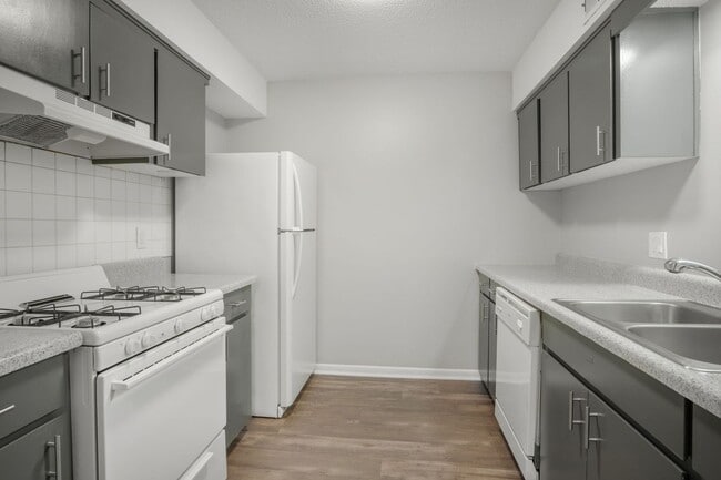 Photo - Hillside Apartments