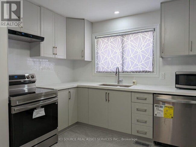Photo - 21 Parkdale Dr Unit A - Upper