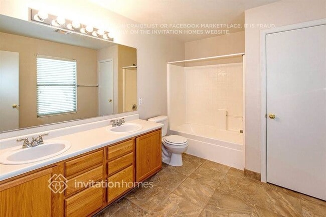 Photo - 1714 W Amberwood Dr House