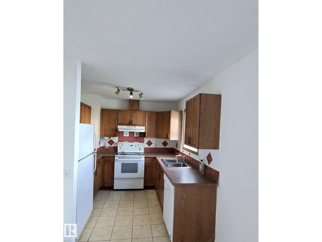 Photo - #31 10909 106 ST NW NW