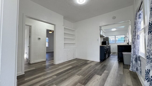 Photo - 428 N Oleander Ave