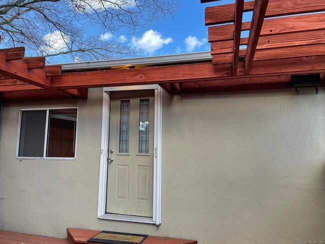 Photo - 810 Guildford Ave