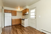 2BR, 1BA - Kitchen/Dining