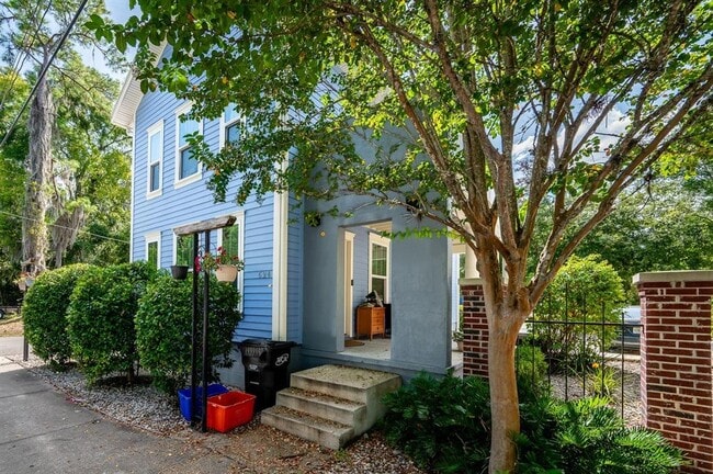 Photo - 624 NW 10th St