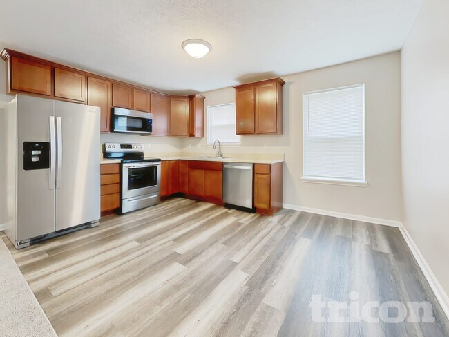 Photo - 904 W Clinton St