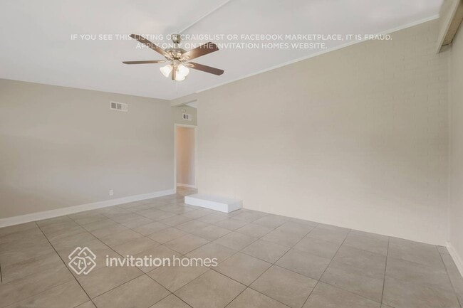 Photo - 8527 Bengalin Ave