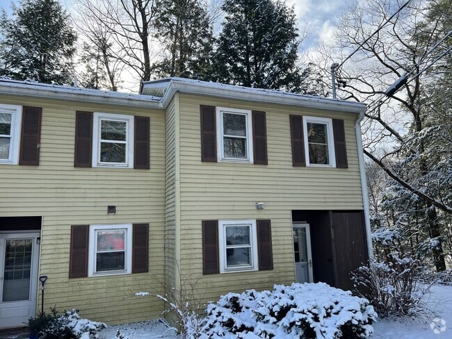 Building Photo - 2 Bedrooms Close to Dartmouth (CURRENTLY U... Rental