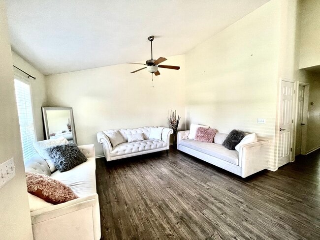 Photo - 3524 Durham Ln