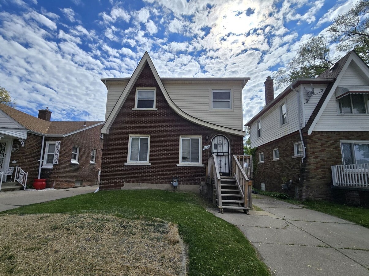 3BR Colonial - Hardwoods/Decorative Fireplace - Detroit - 48204 - 3BR Colonial - Hardwoods/Decorative Fireplace - Detroit - 48204