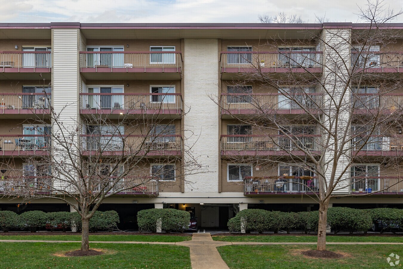 10320 Westlake Dr - West Spring