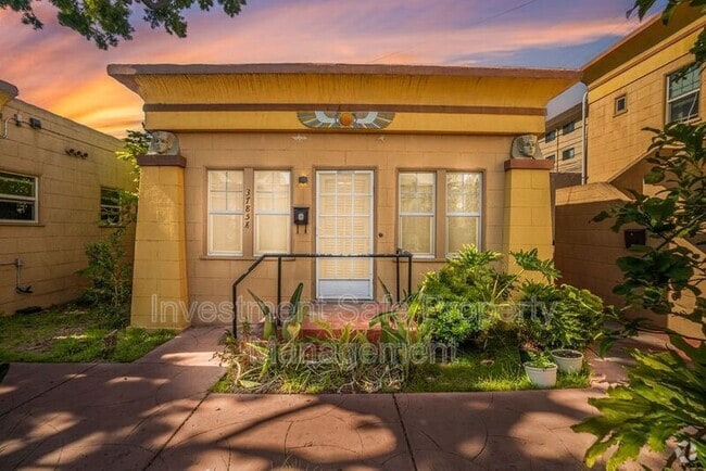 Building Photo - 3785 1/2 Park Blvd Rental