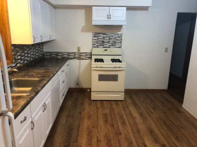 Photo - 538 Van Buren Ave