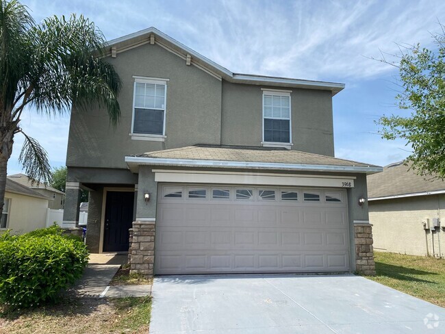 Building Photo - 4 Bedroom 2 bath with 2 car garage Rental
