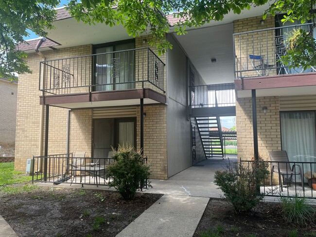 1 BEDROOM 2ND FLOOR CONDO UNIT WITH ON SIT... - 1 BEDROOM 2ND FLOOR CONDO UNIT WITH ON SIT... Unit 212