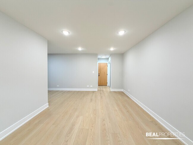 Photo - 530 W Aldine