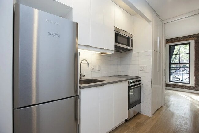Photo - 100 Forsyth St Unit 14